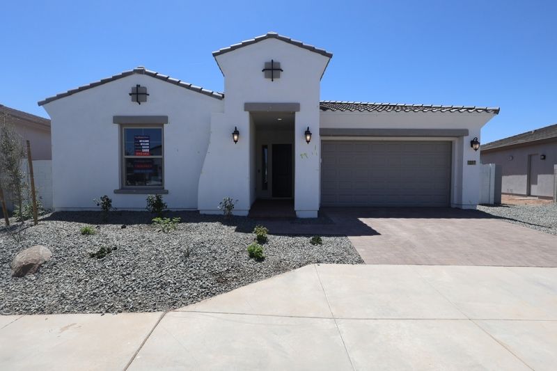 Exterior:Exterior Front