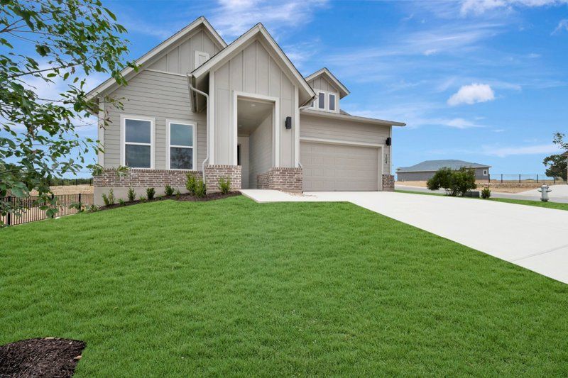 Exterior:Exterior Front