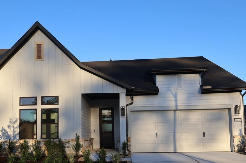 Exterior:Exterior Front
