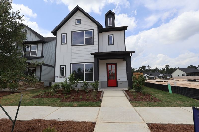 Exterior:Exterior Front