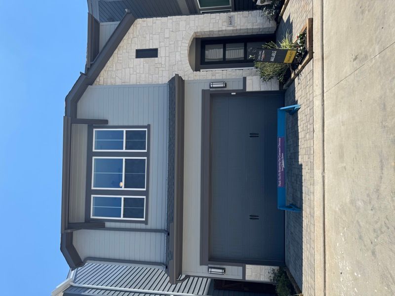 Exterior:Exterior Front