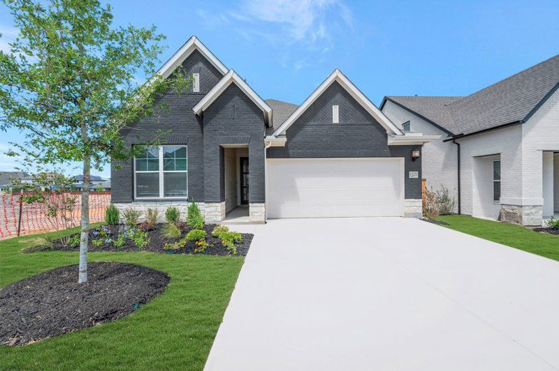 Exterior:Exterior Front