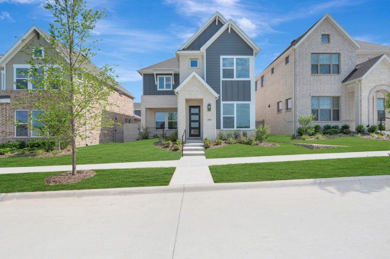 Exterior:Exterior Front