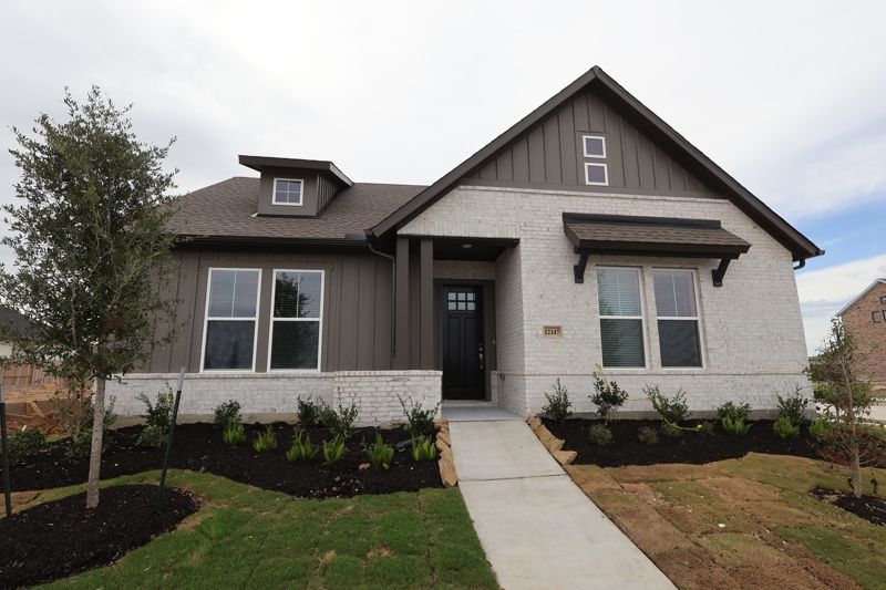 Exterior:Exterior Front