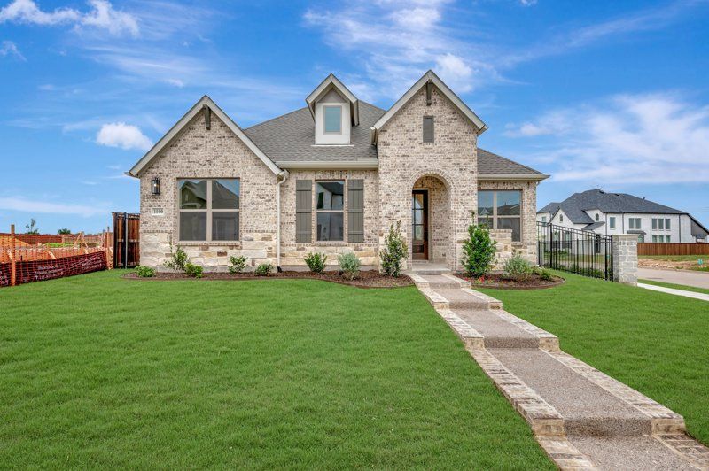 Exterior:Exterior Front