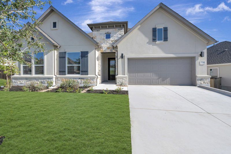 Exterior:Exterior Front