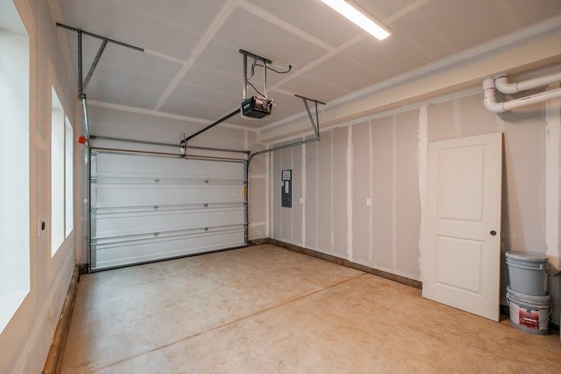 Exterior:Garage