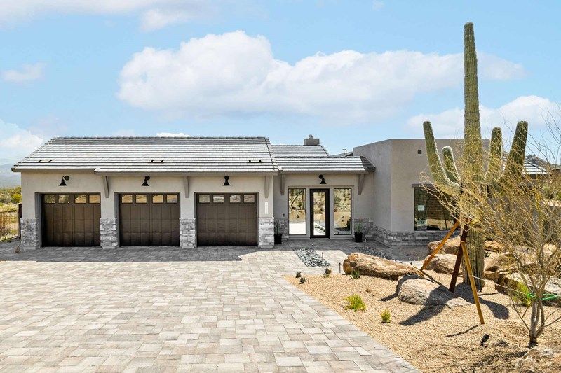 Exterior:The Camelback - B Exterior