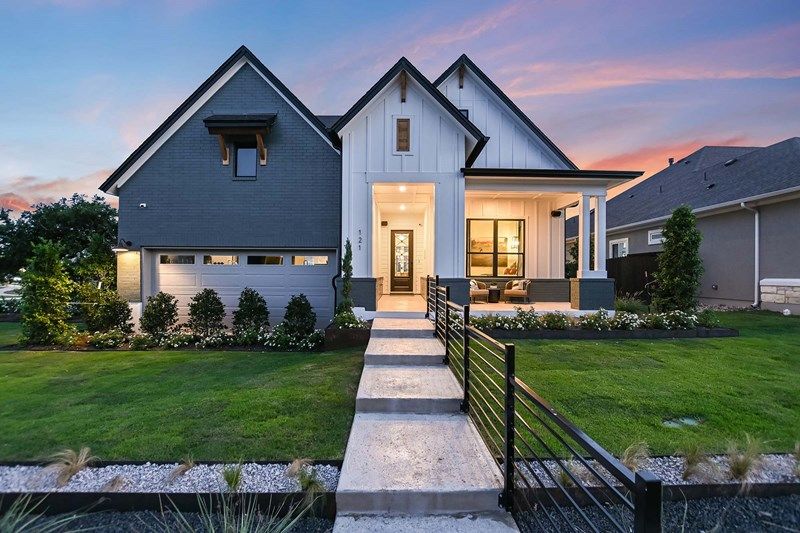 Exterior:The Lavender - E Exterior