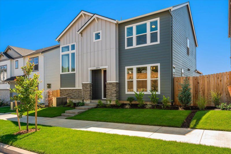 Exterior:Exterior Front