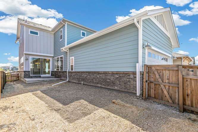 Exterior:Exterior Rear