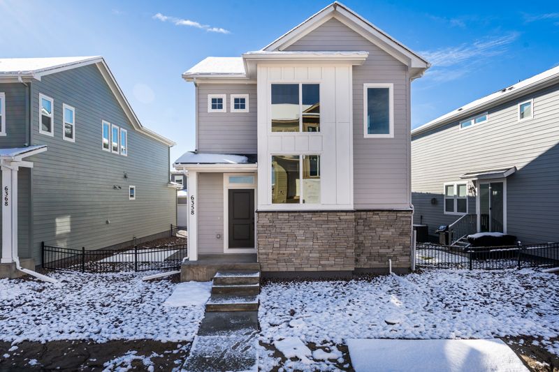 Exterior:Exterior Front