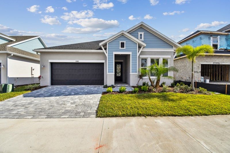 Exterior:The Seaglass - A Exterior