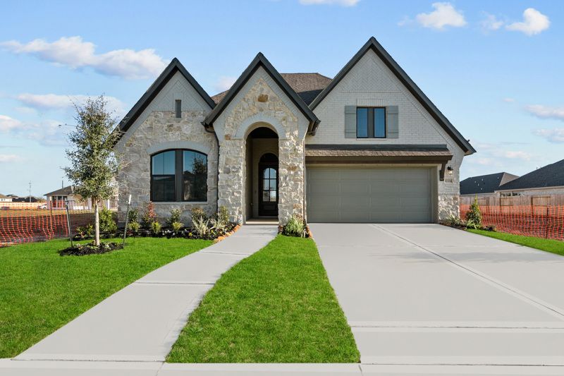 Exterior:Exterior Front
