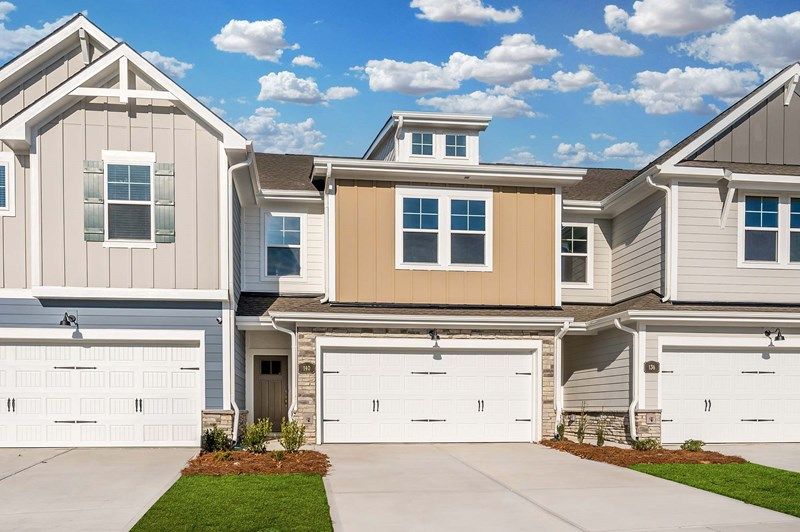 Exterior:The Thornhurst II - A Exterior