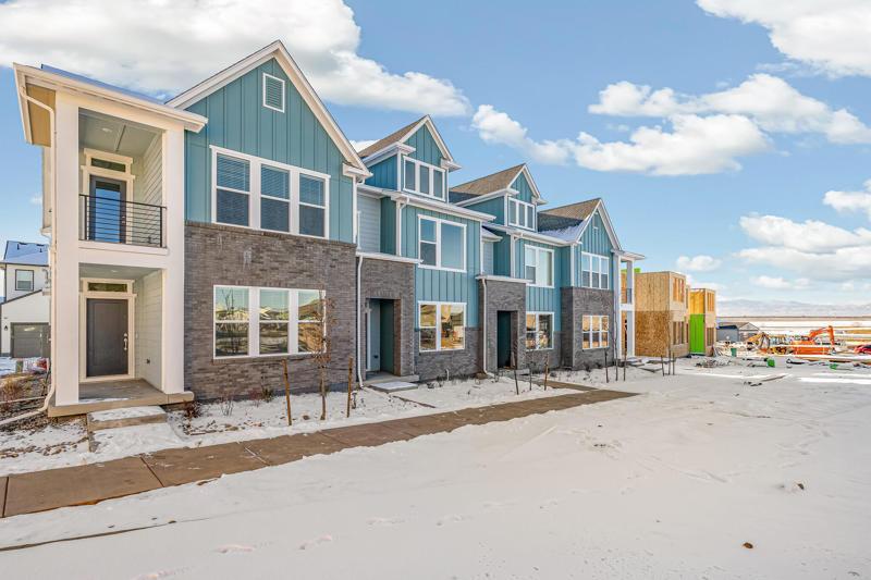 Exterior:Exterior Front