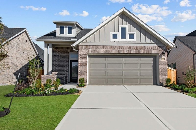 Exterior:Exterior Front