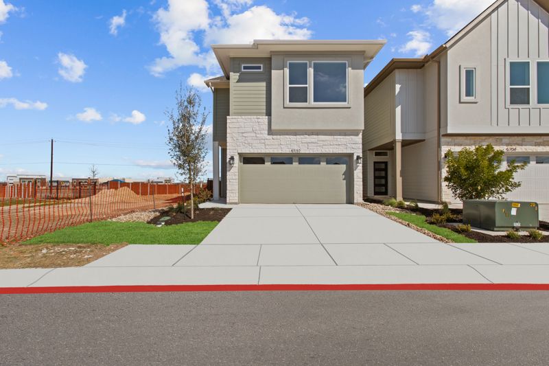 Exterior:Exterior Front