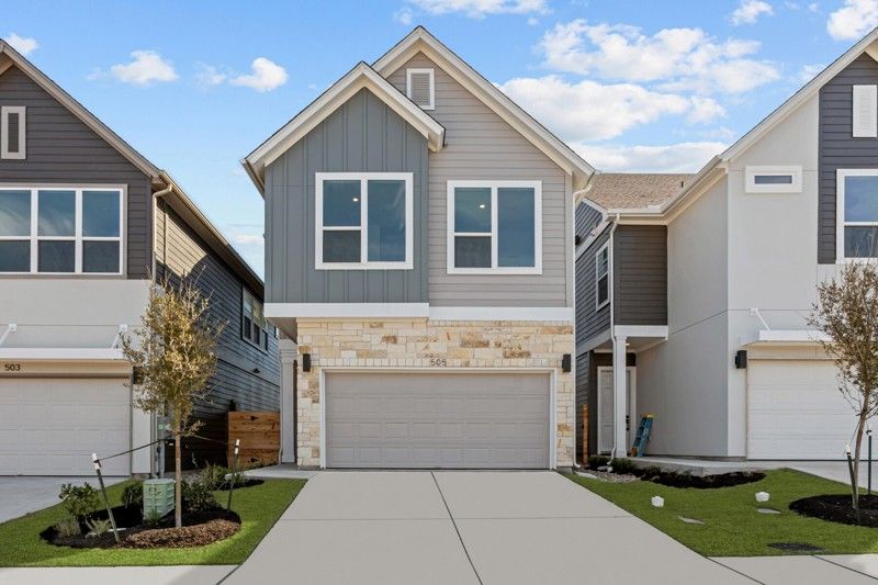 Exterior:Exterior Front