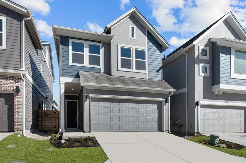 Exterior:Exterior Front