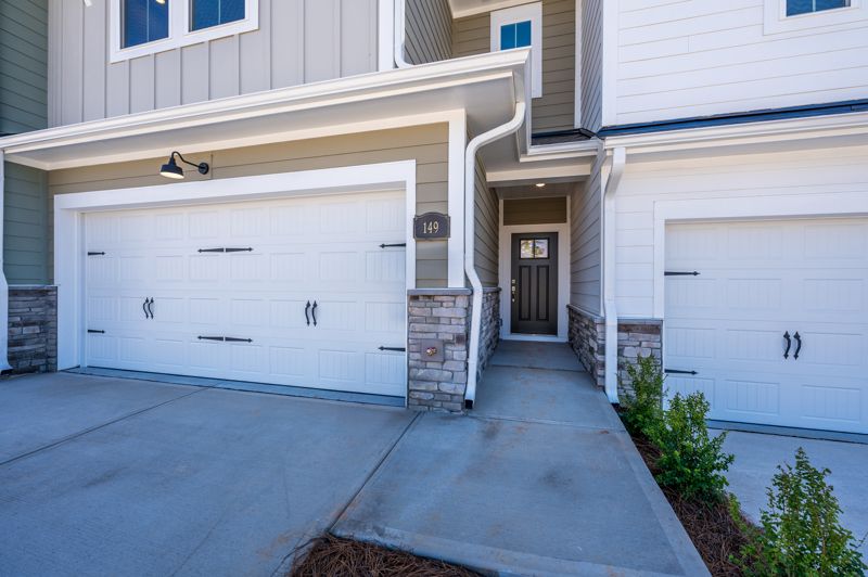 Exterior:Exterior Front