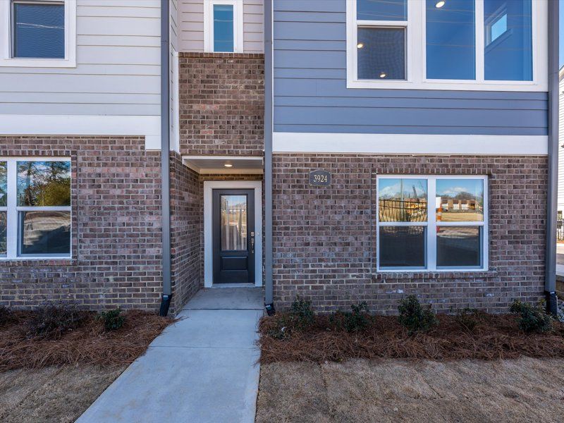 Exterior:Exterior Front