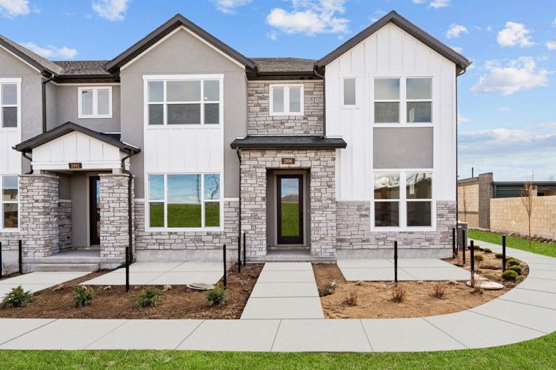 Exterior:Exterior Front
