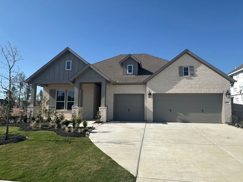 Exterior:Exterior Front