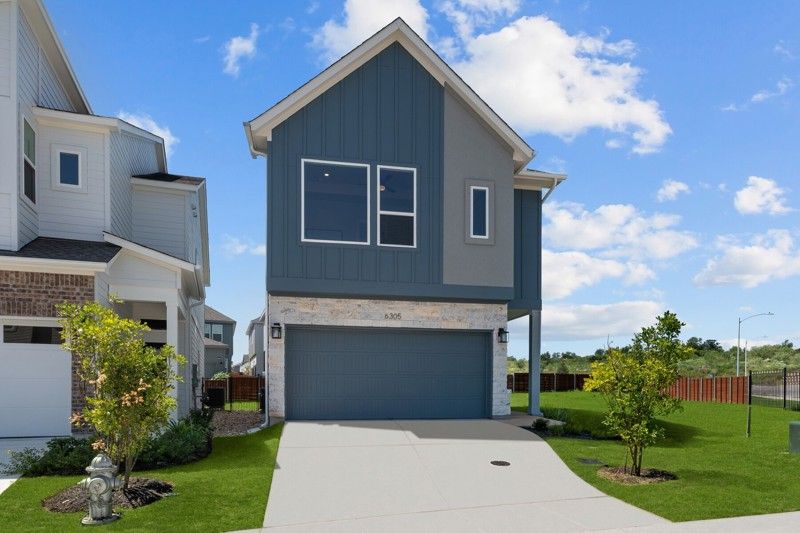 Exterior:Exterior Front