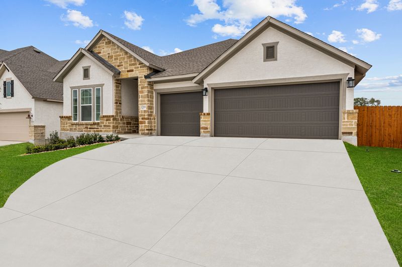Exterior:Exterior Front