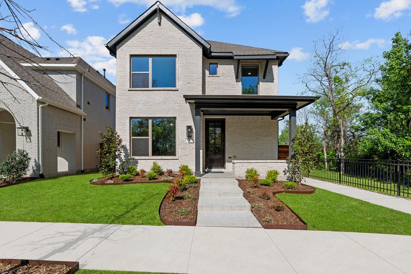 Exterior:Exterior Front
