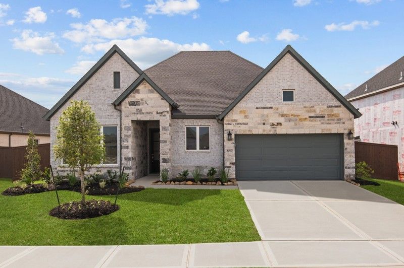 Exterior:Exterior Front