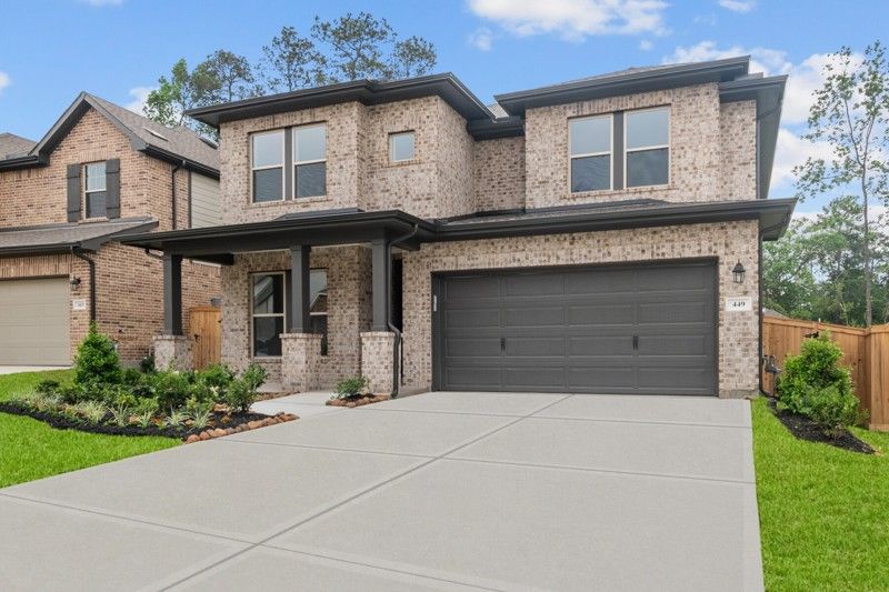 Exterior:Exterior Front