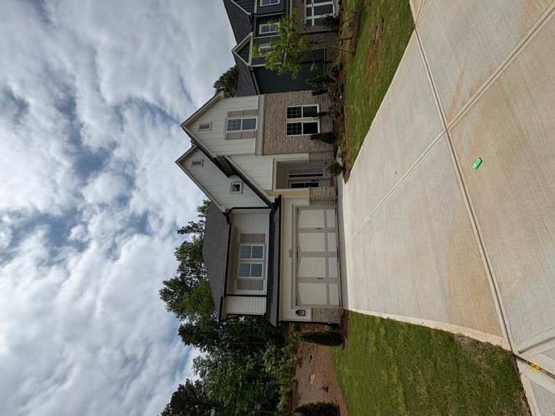 Exterior:Exterior Front