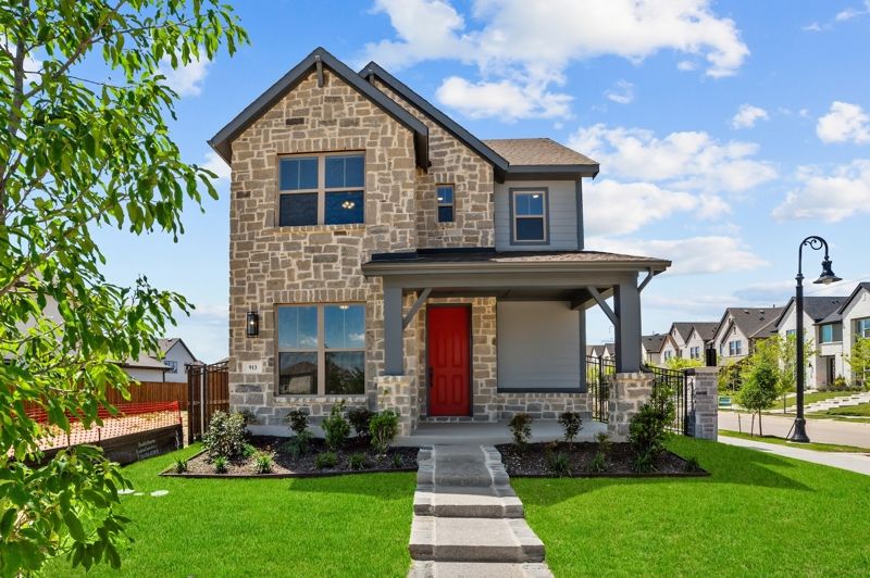 Exterior:Exterior Front