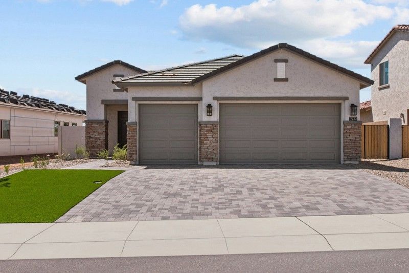 Exterior:Exterior Front