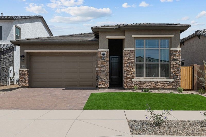 Exterior:Exterior Front