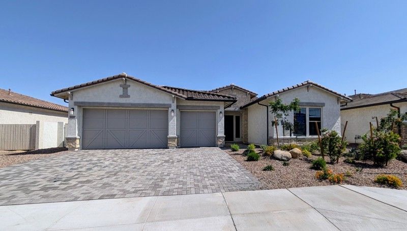 Exterior:Exterior Front