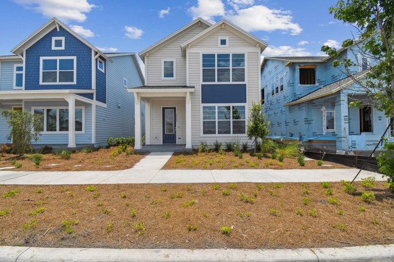 Exterior:Exterior Front