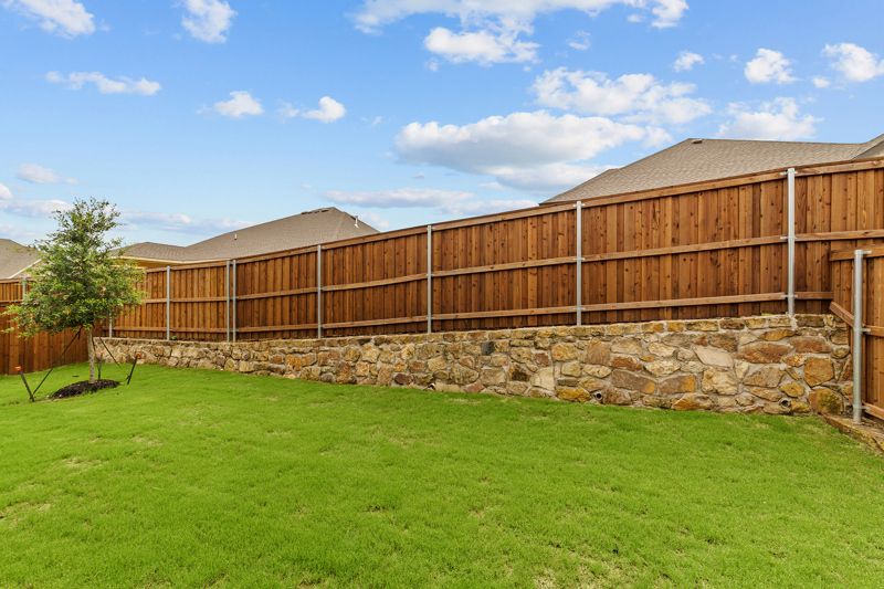 Exterior:Exterior Rear