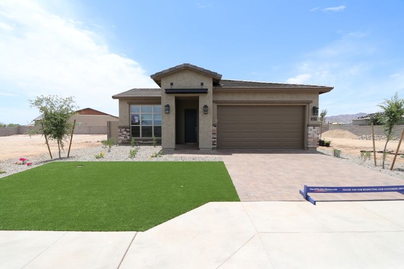 Exterior:Exterior Front