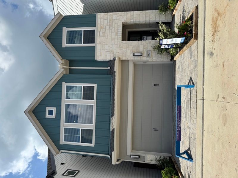 Exterior:Exterior Front