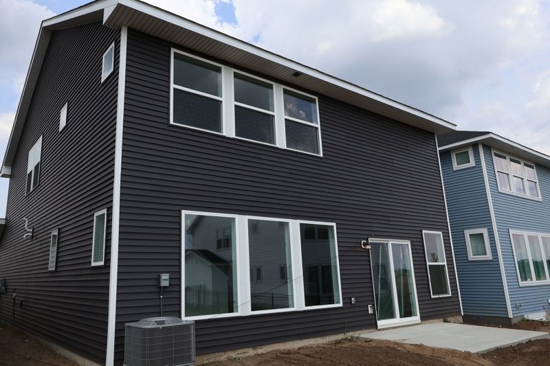 Exterior:Exterior Rear