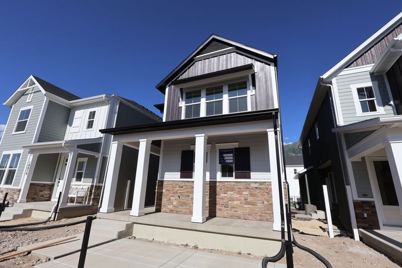 Exterior:Exterior Front