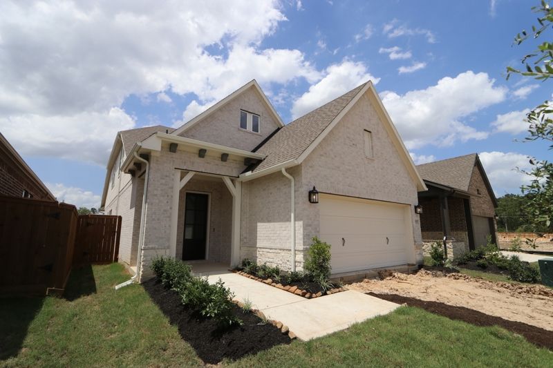 Exterior:Exterior Front