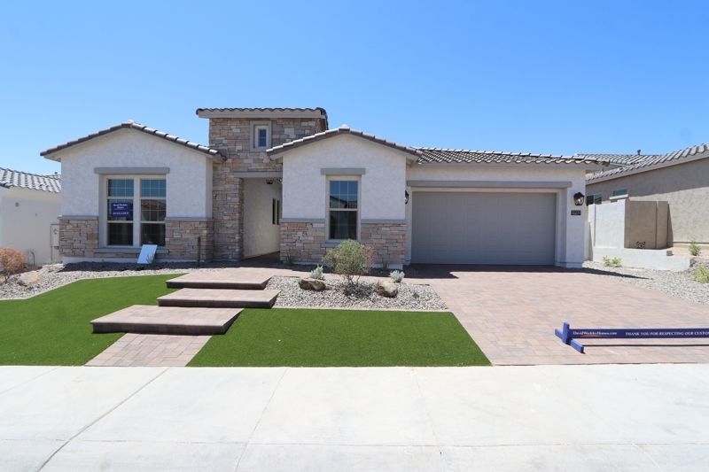 Exterior:Exterior Front