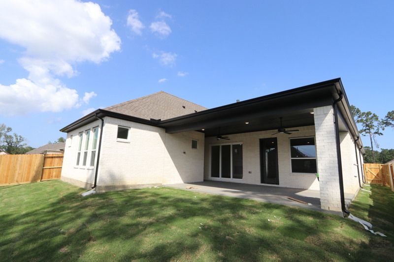 Exterior:Exterior Rear
