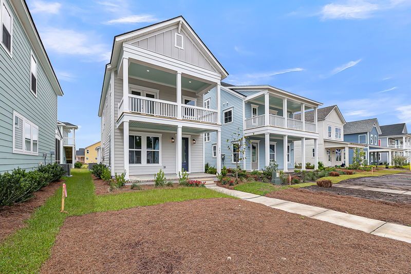 Exterior:Exterior Front