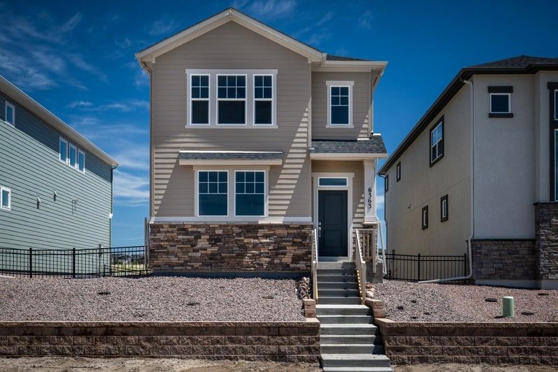 Exterior:Exterior Front