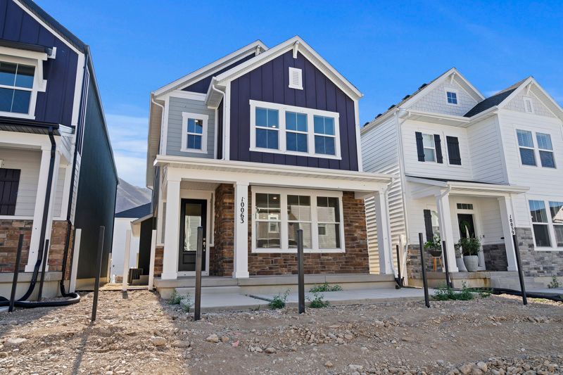 Exterior:Exterior Front